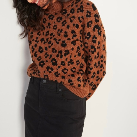 Cozy Leopard-Print Mock-Neck Sweater - Picture 2 of 6